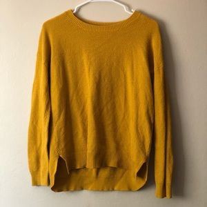 Mustard pullover